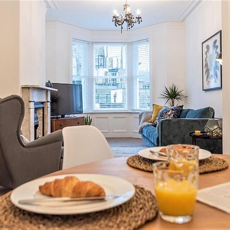 Perfectly Located 4 Storey Townhouse With 2 Parking Spaces In Central Harrogate Exteriör bild