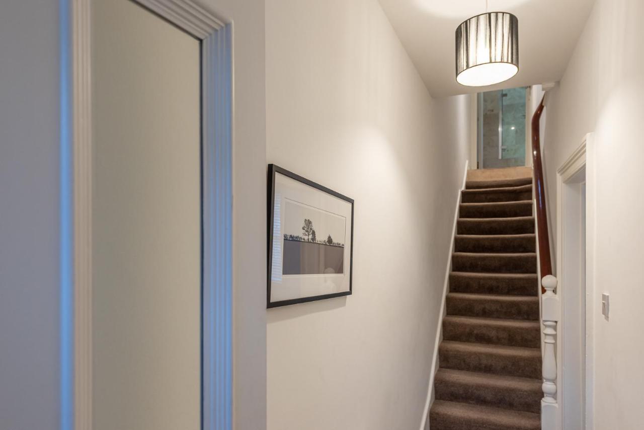 Perfectly Located 4 Storey Townhouse With 2 Parking Spaces In Central Harrogate Exteriör bild
