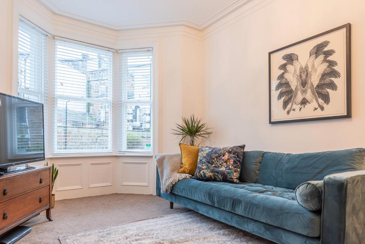 Perfectly Located 4 Storey Townhouse With 2 Parking Spaces In Central Harrogate Exteriör bild