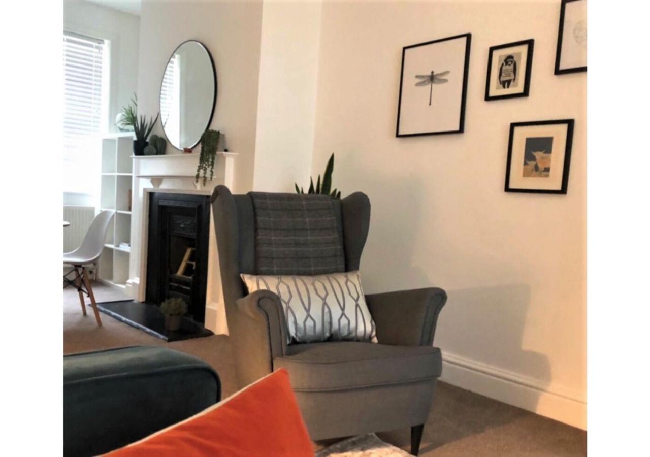 Perfectly Located 4 Storey Townhouse With 2 Parking Spaces In Central Harrogate Exteriör bild