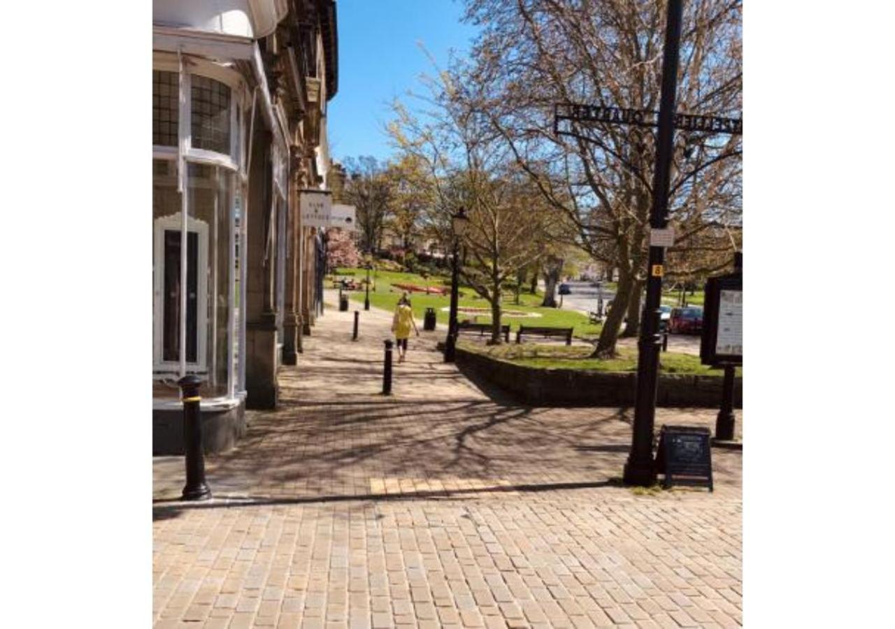 Perfectly Located 4 Storey Townhouse With 2 Parking Spaces In Central Harrogate Exteriör bild